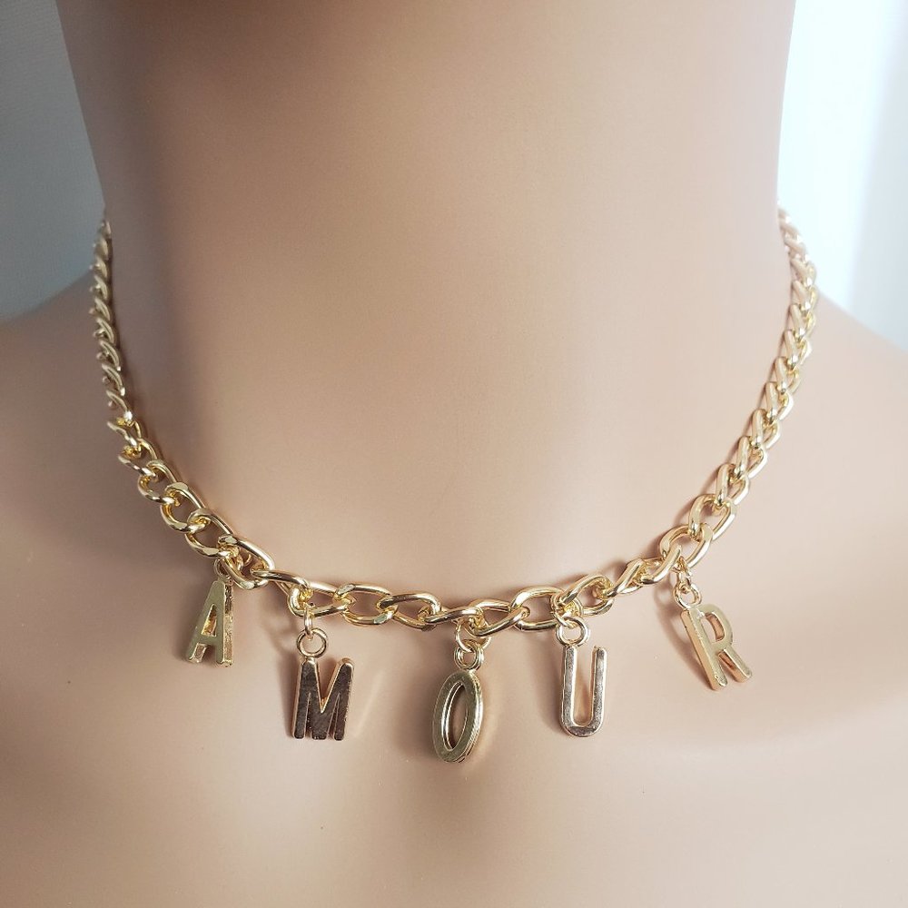 Amour Necklace